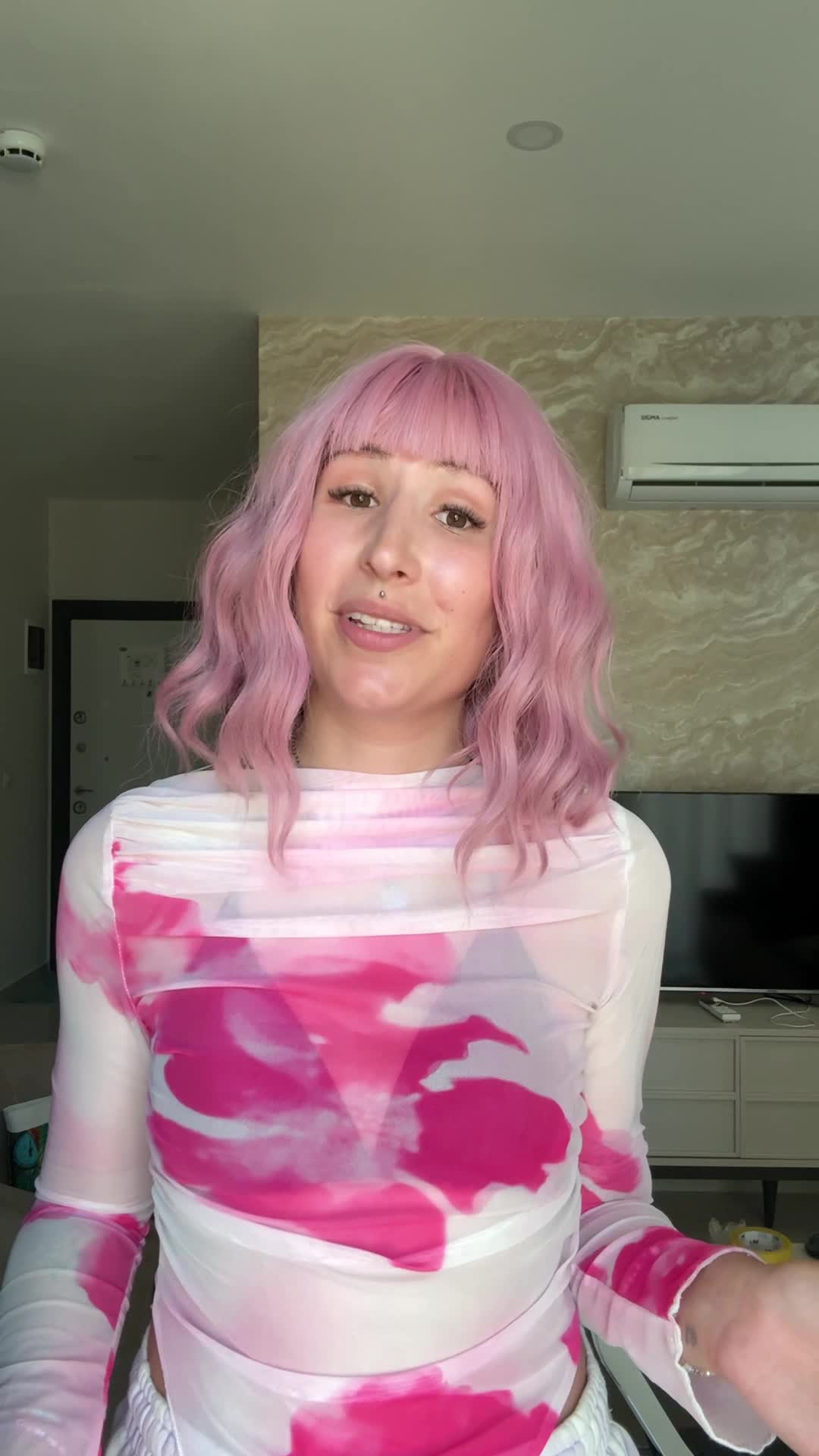 Video preview for Klara